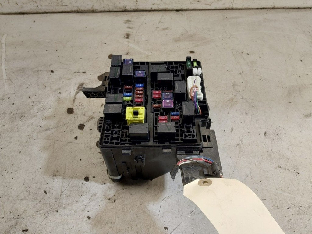 BOITIER FUSIBLES Mitsubishi Space Star (A0) (|8565A349|), Info@mitsubishi-motors.de, MITSUBISHI, Utilisé, Mitsubishi