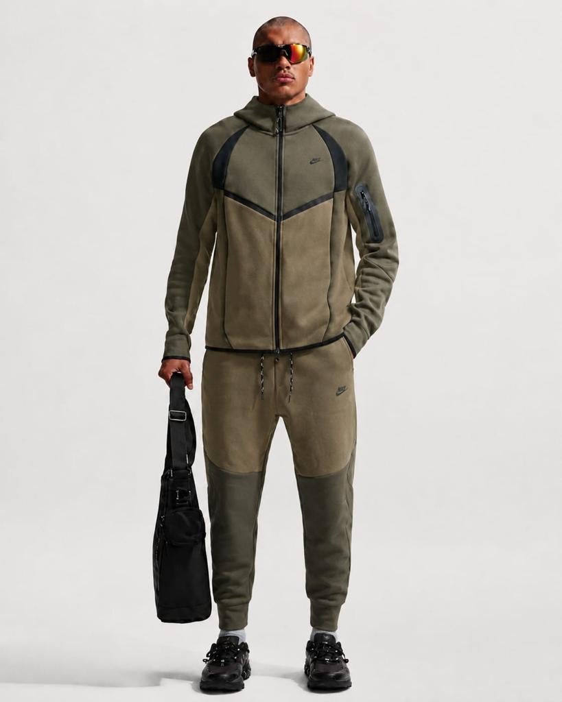 Nike tech 1.1 brune, Hobby & Loisirs créatifs, Modélisme | Figurines & Dioramas, Enlèvement
