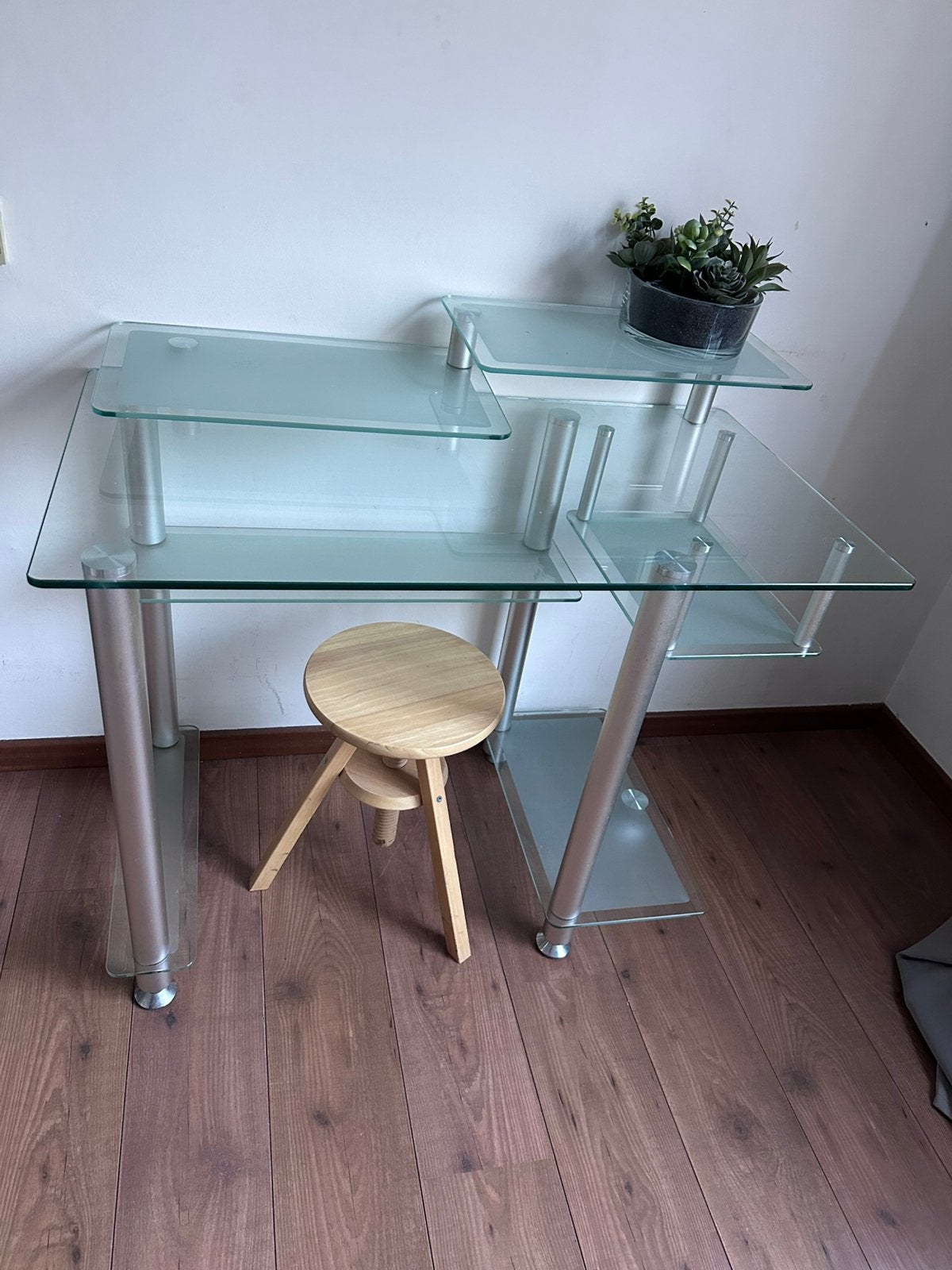 Bureau, Ophalen, Zo goed als nieuw