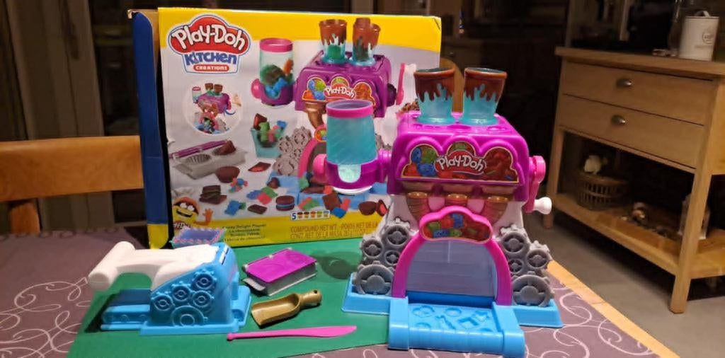 Play Doh  "Chocolade en koekjesfabriek ", Ophalen, Zo goed als nieuw, Knutselen