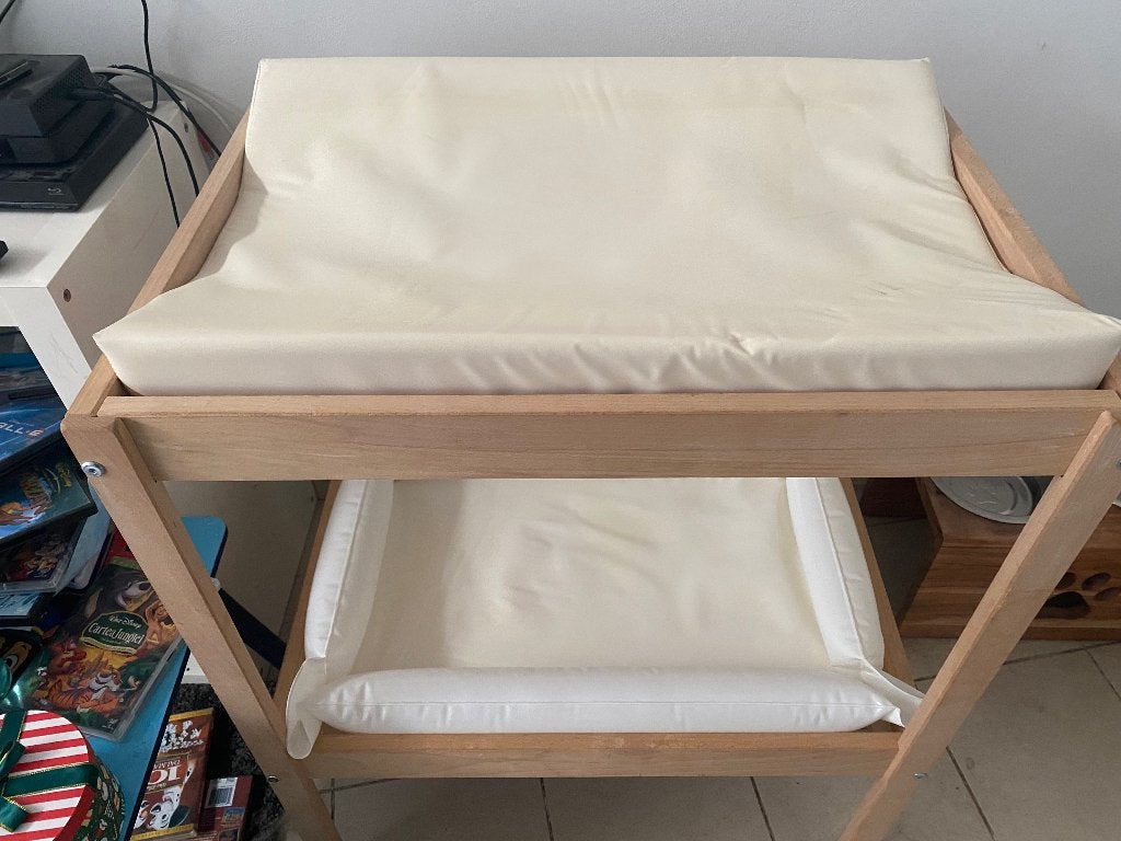 Tafel en kinderbedje., Ophalen, Gebruikt, 150 tot 200 cm