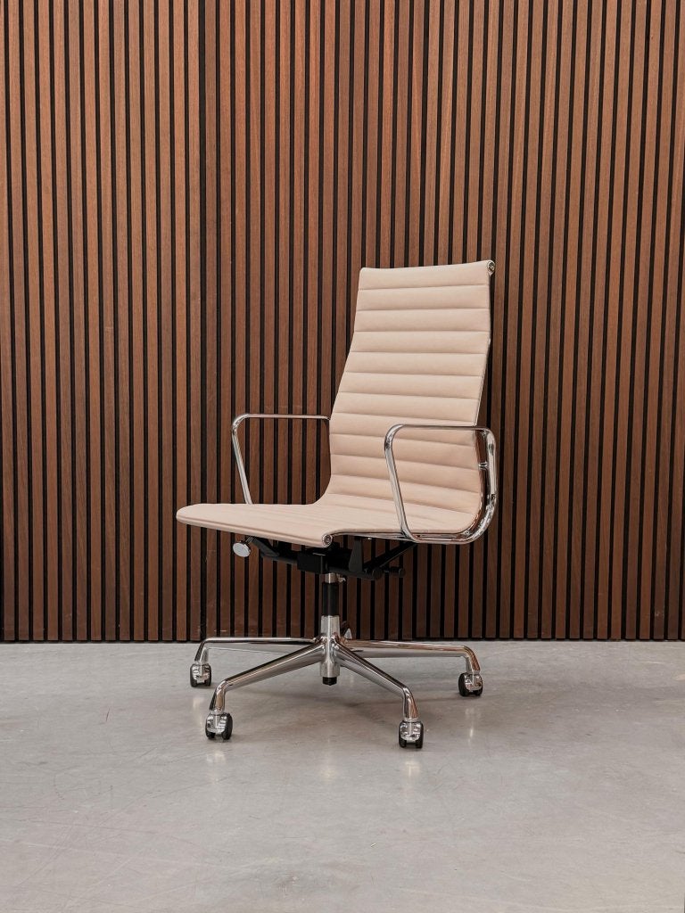 Vitra Eames Alumium bureaustoel - EA 119, Antiek en Kunst