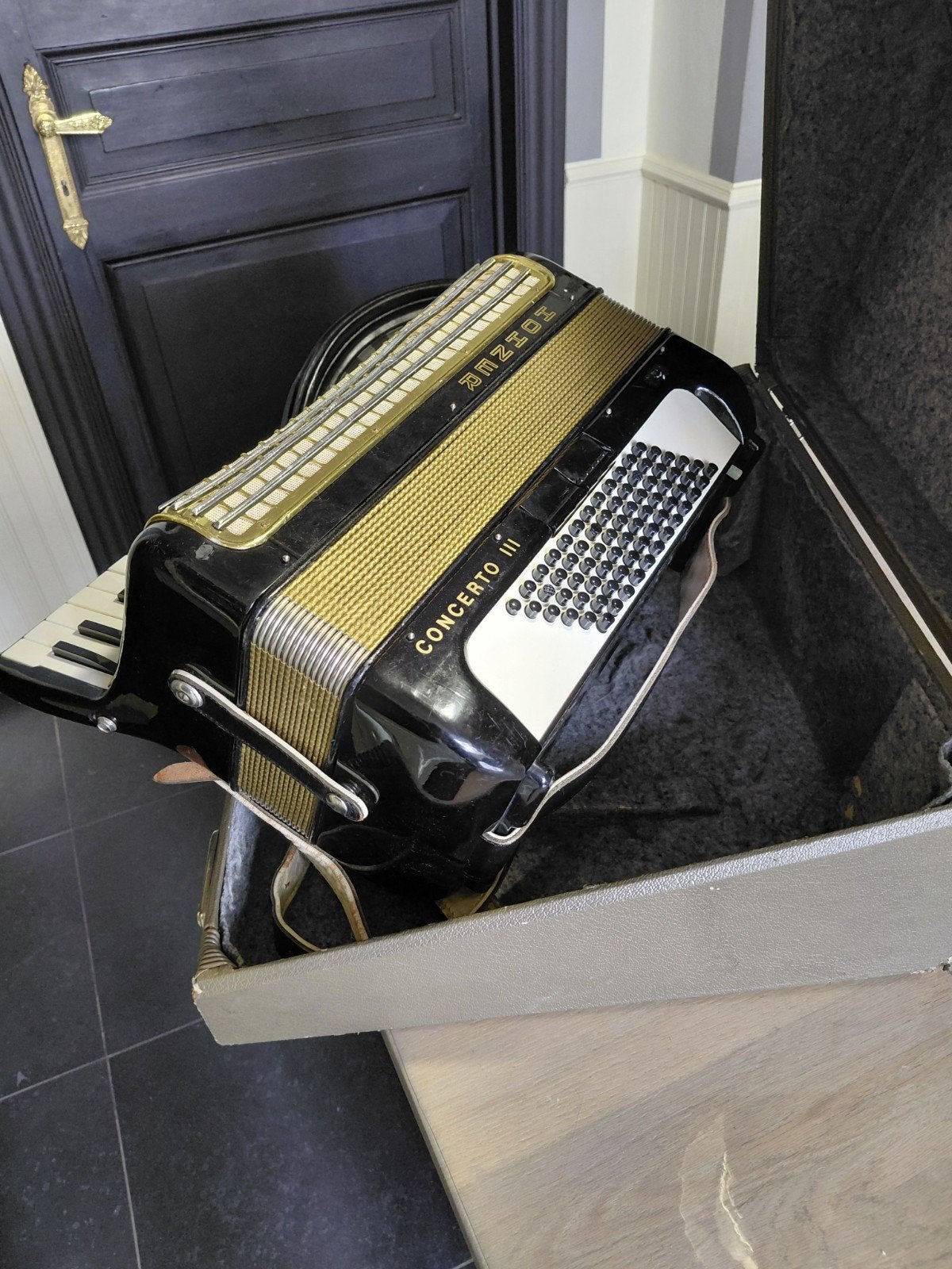 prachtige hohner concerto zwarte ,72 bassen, Musique & Instruments, Enlèvement, Hohner
