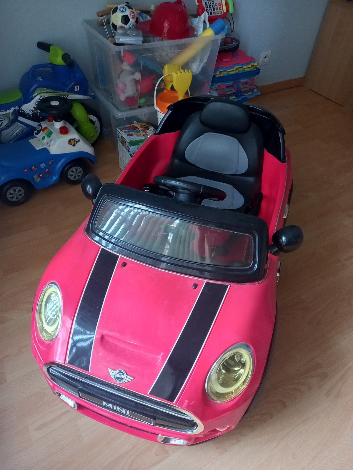Elektrische auto voor kinderen van 3 tot 6 jaar met afstands, Gebruikt