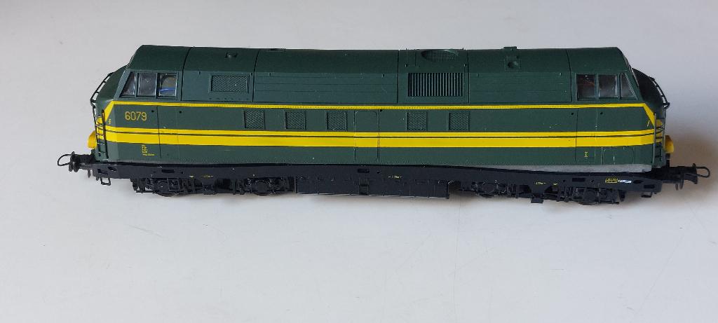 SNCB/NMBS KLEINBAHN LOCO DIESEL 6079*HO*DC*A RETAPER, Autres marques, Analogique, Locomotive, Envoi