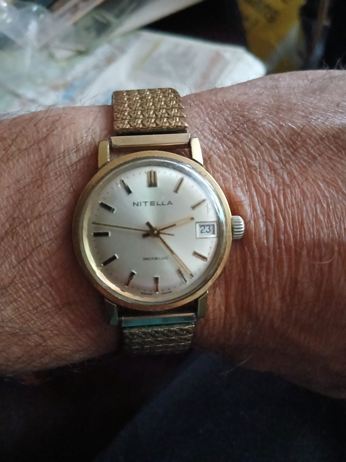 Montre vintage Nitella Swiss — Modèle 9700 — avec date, Bijoux, Sacs & Beauté, Montres | Anciennes | Antiquités, Montre-bracelet