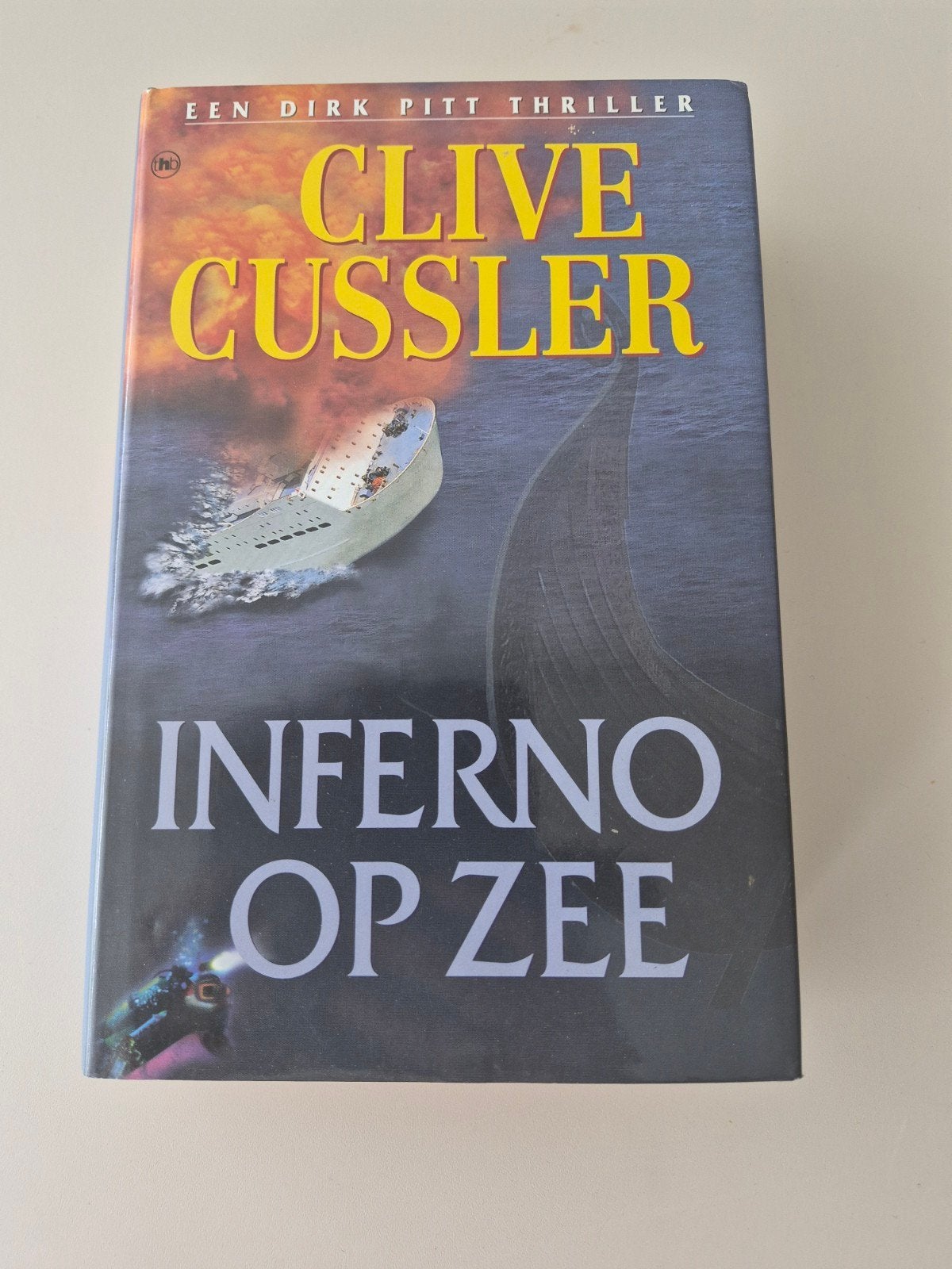 Inferno op zee - Clive Clussler, Ophalen of Verzenden, Clive Cussler