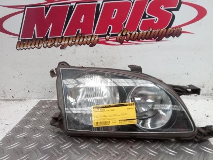 Koplamp rechts van een Toyota Avensis, Auto-onderdelen, Gebruikt, -, -, Toyota