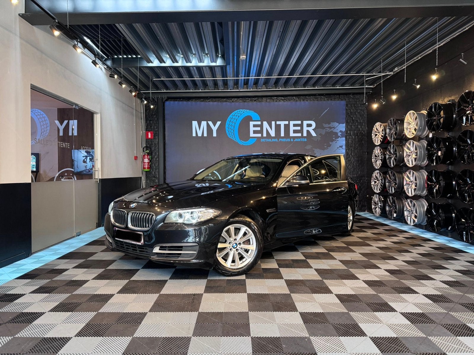 BMW 525  Euro 6, Autos, 5 portes, Automatique, Particulier, Feux de virage