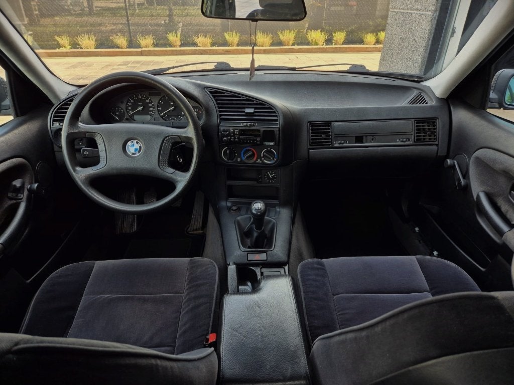 BMW 318i / OLDTIMER ! / Manueel / Sedan, foto 11