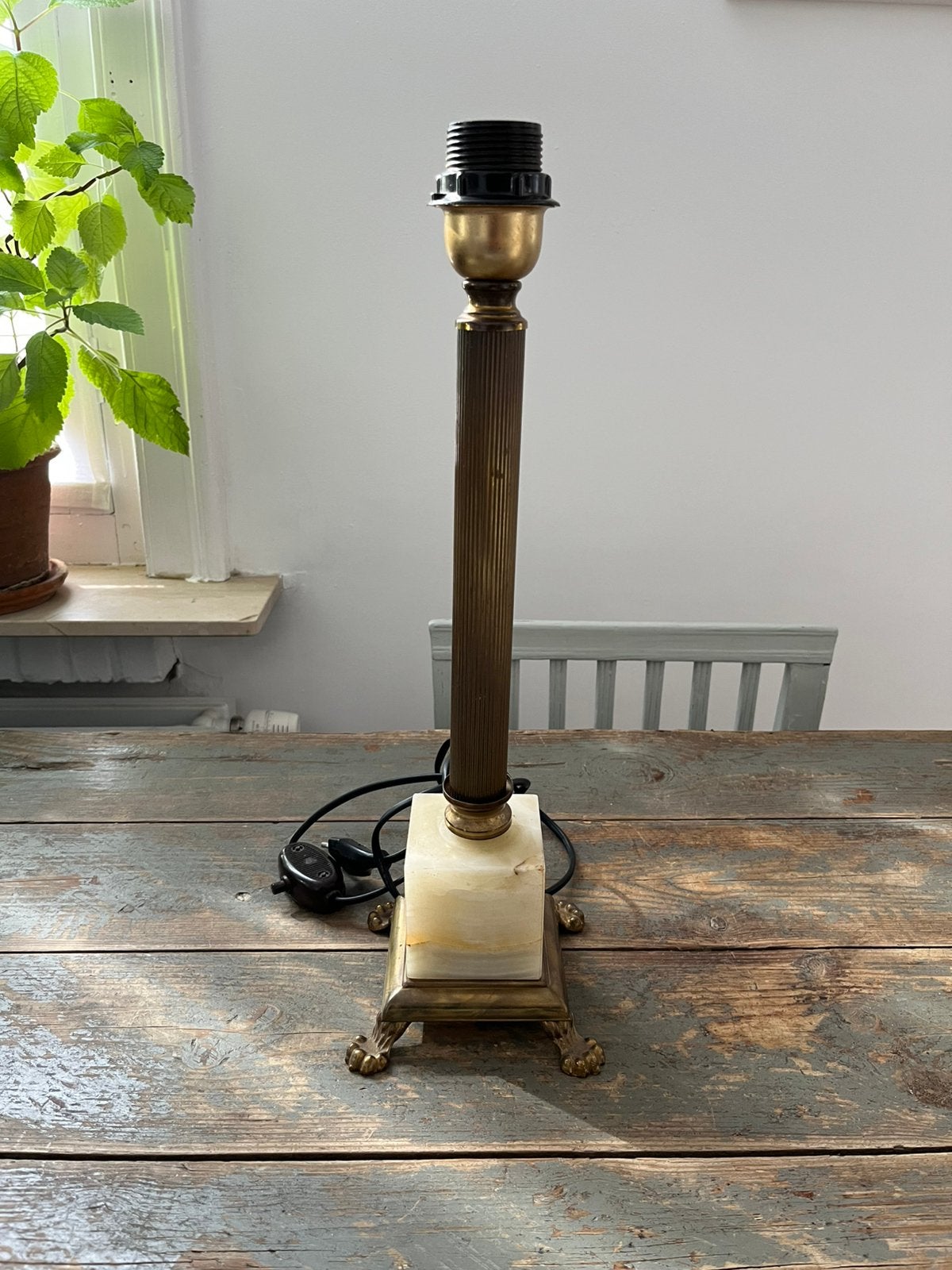 VINTAGE KLASSIEKE LAMP LAMPENVOET MARMER MESSING REGENCY, Antiek en Kunst, Ophalen of Verzenden