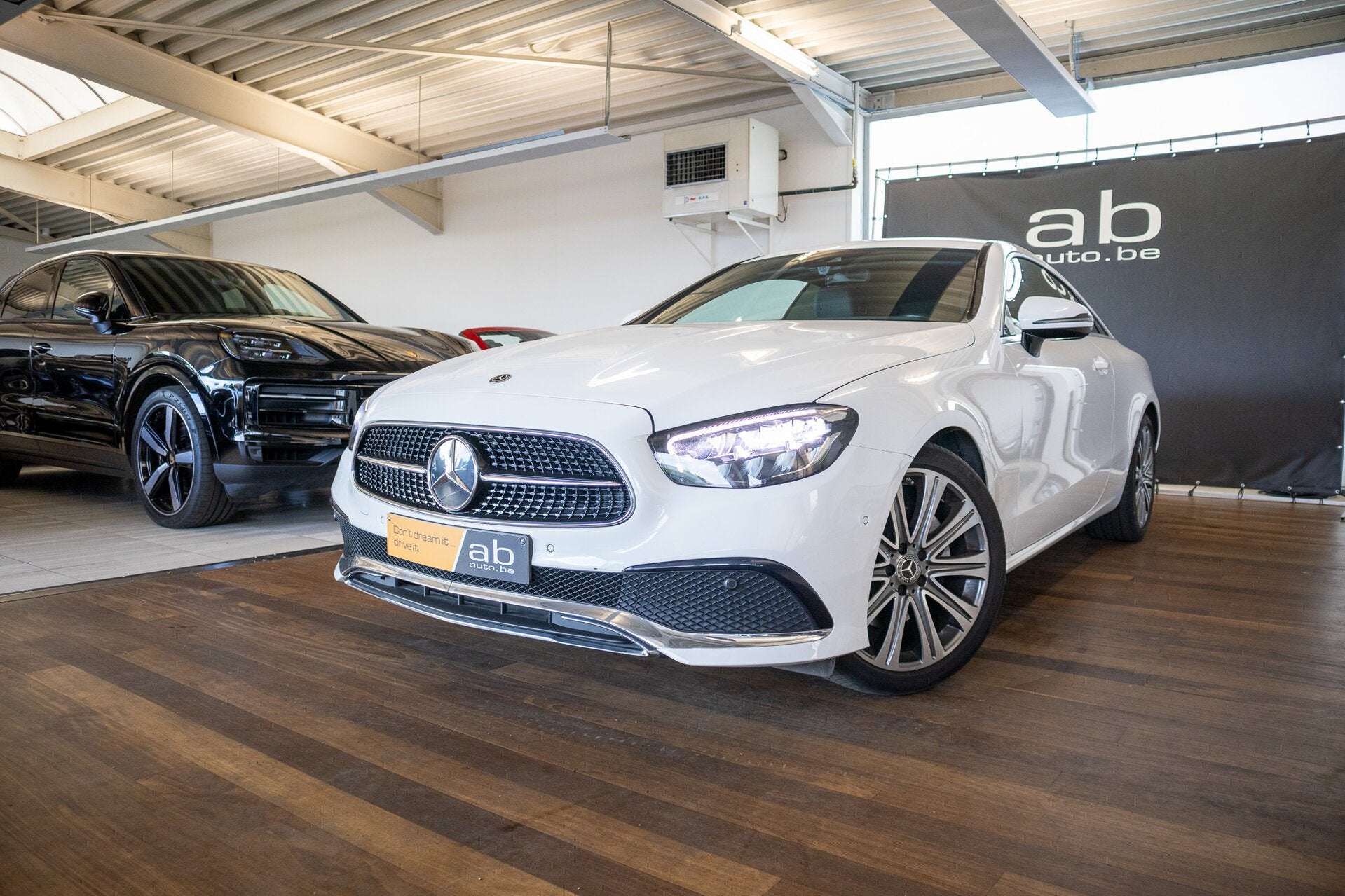 Mercedes-Benz E 200 COUPE, BURMESTER, DODE HOEK, ZETELVERW., Autos, 0 kg, https://public.car-pass.be/vhr/c74acd47-9661-4dfd-aebd-f05b8f4e858d