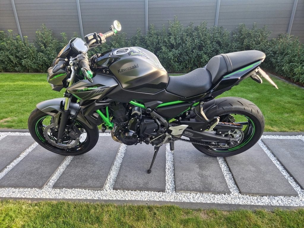 Kawasaki Z650 in nieuwstaat!, 2 cilinders, Occasion, ABS, Bedrijf