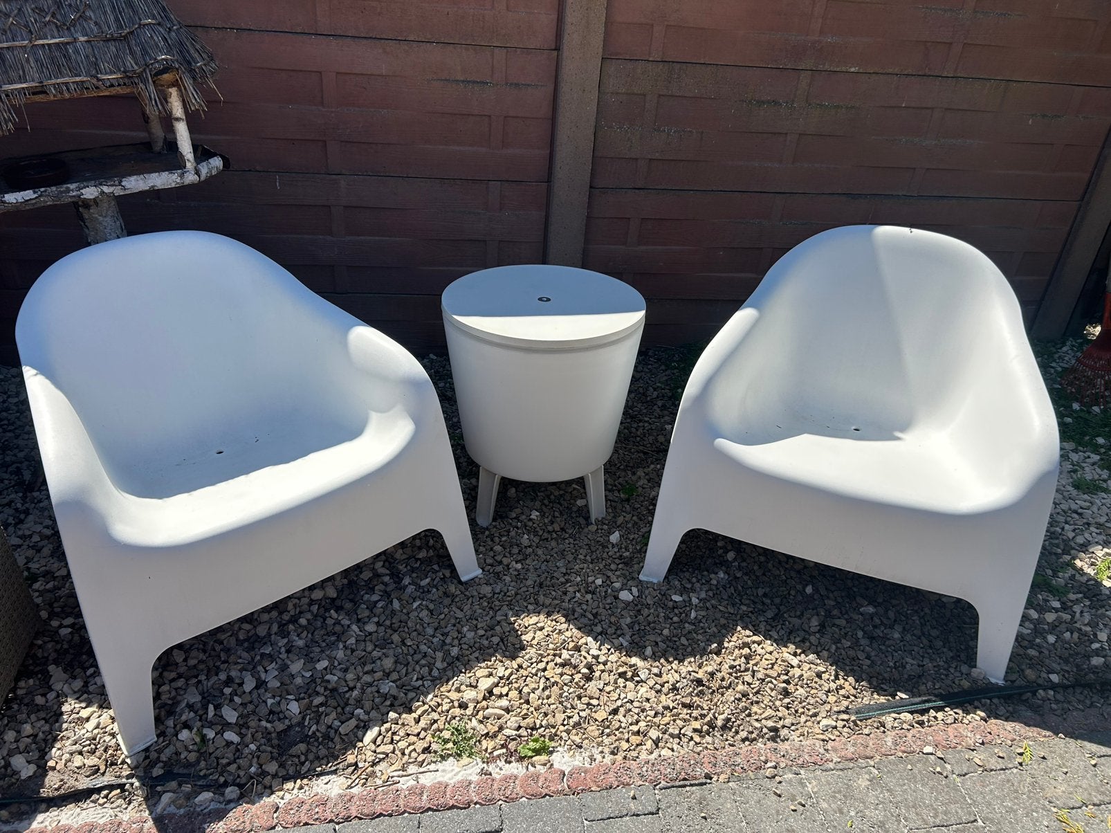 Twee stoelen met bar tafeltje, Tuin en Terras, Ophalen, Zo goed als nieuw