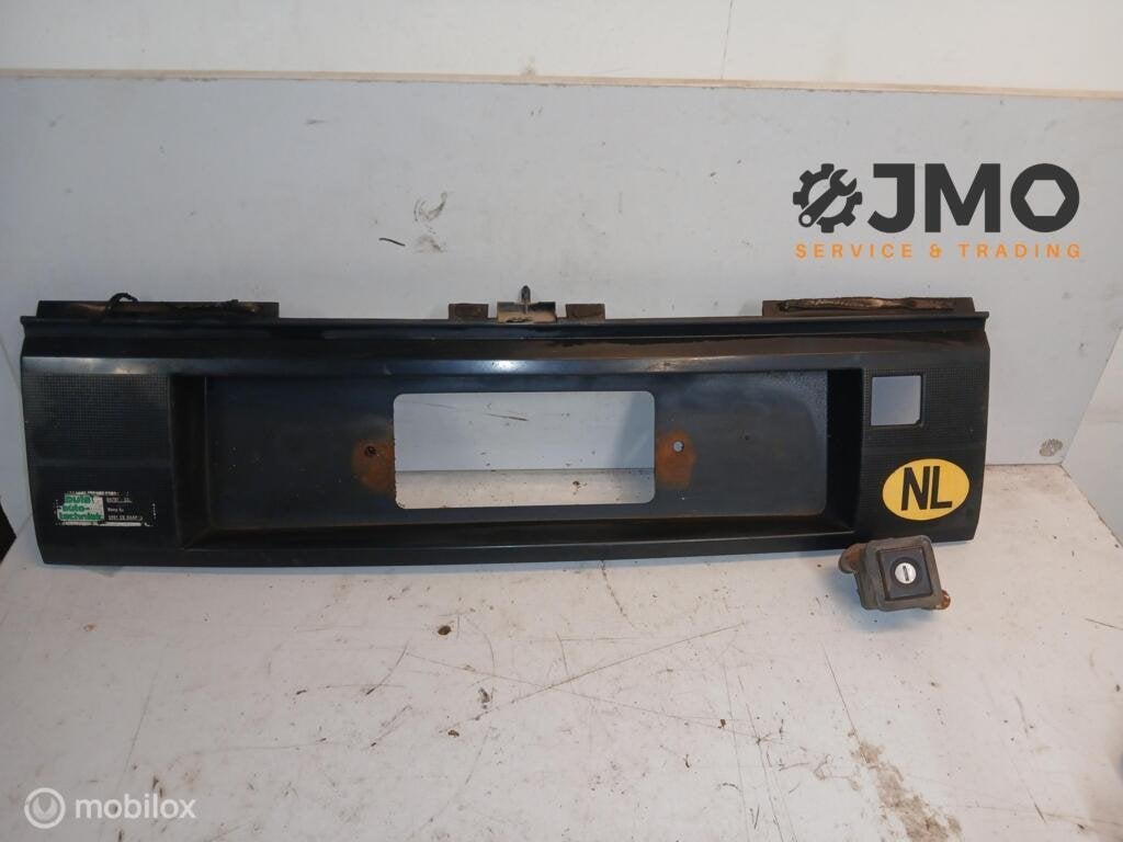 Sierplaat achterklep VW Passat sedan B3 1988-1994 357853489, Enlèvement ou Envoi, Volkswagen, Utilisé, Volkswagen