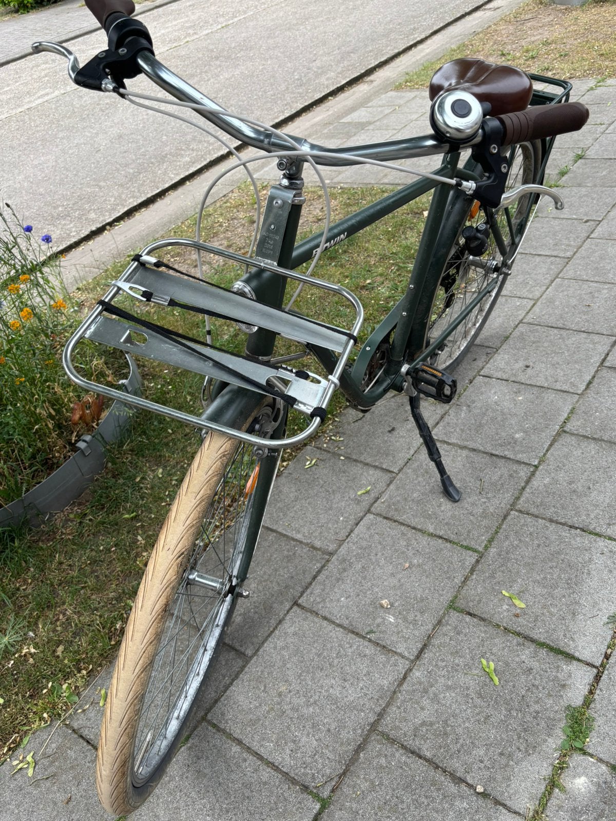 Groene herenfietd met rekje vooraan. Decathlon, Fietsen en Brommers, Versnellingen, Zo goed als nieuw, Schijfrem, 65 cm of meer