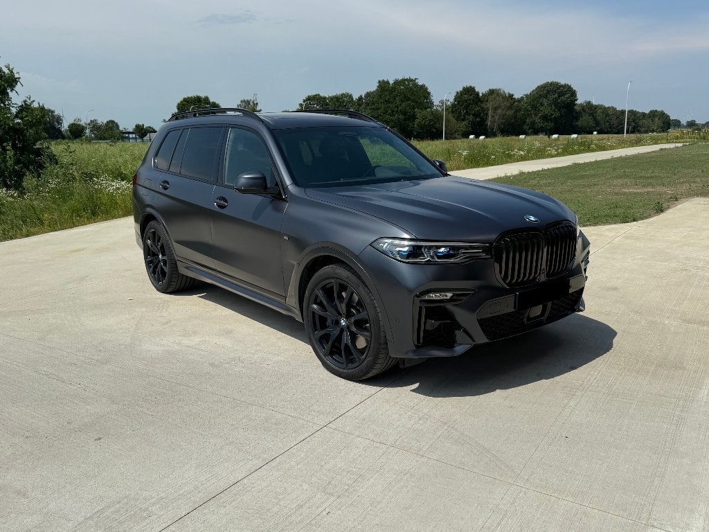 TE KOOP BMW X7 M50i IN NIEUWSTAAT, Autos, Cuir, Argent ou Gris, Achat, 4395 cm³