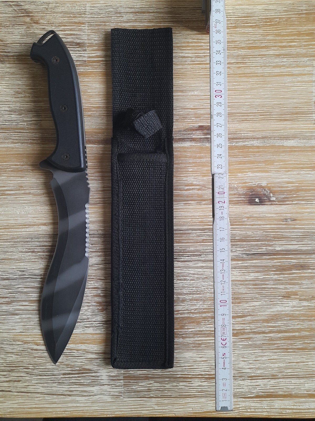 rambo mes aan STUNTPRIJS, Ophalen