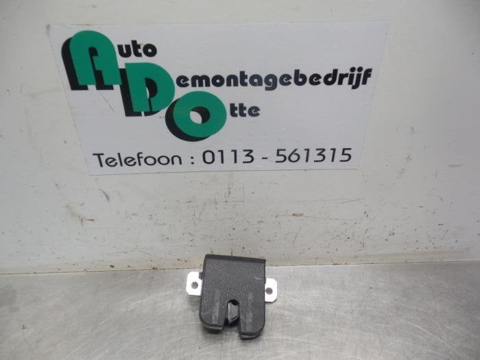 Slotmechaniek Achterklep van een Volkswagen Polo (Polo 01-), Gebruikt, -, Volkswagen, -
