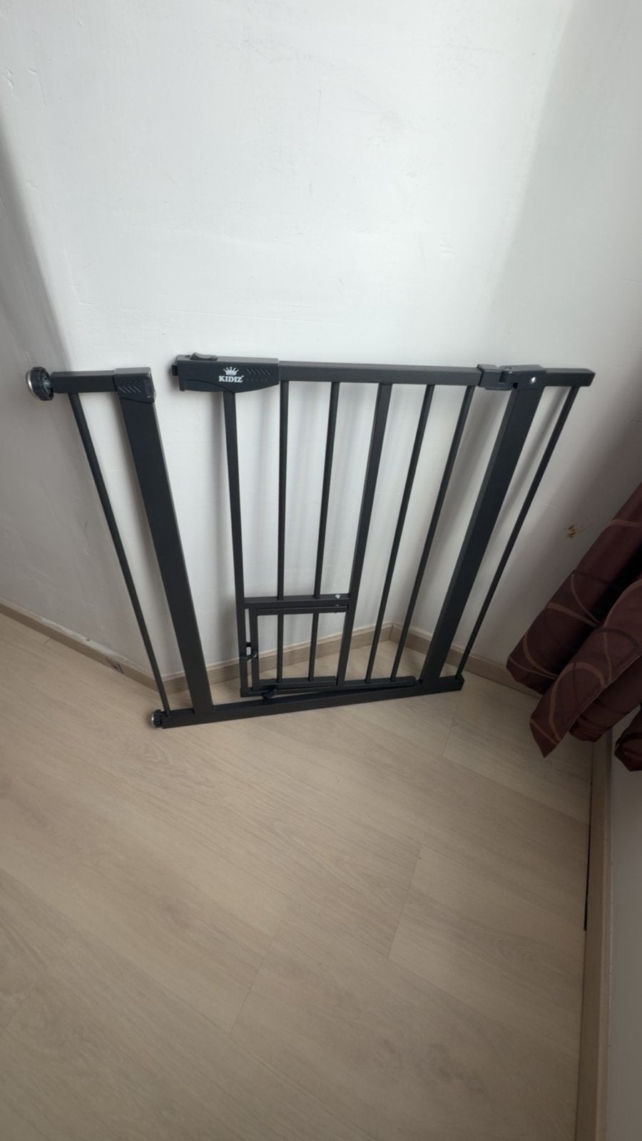 Barrière de sécurité KIDIZ – Très bon état – 30 €, Enfants & Bébés, Enlèvement, Comme neuf, Barrière de sécurité