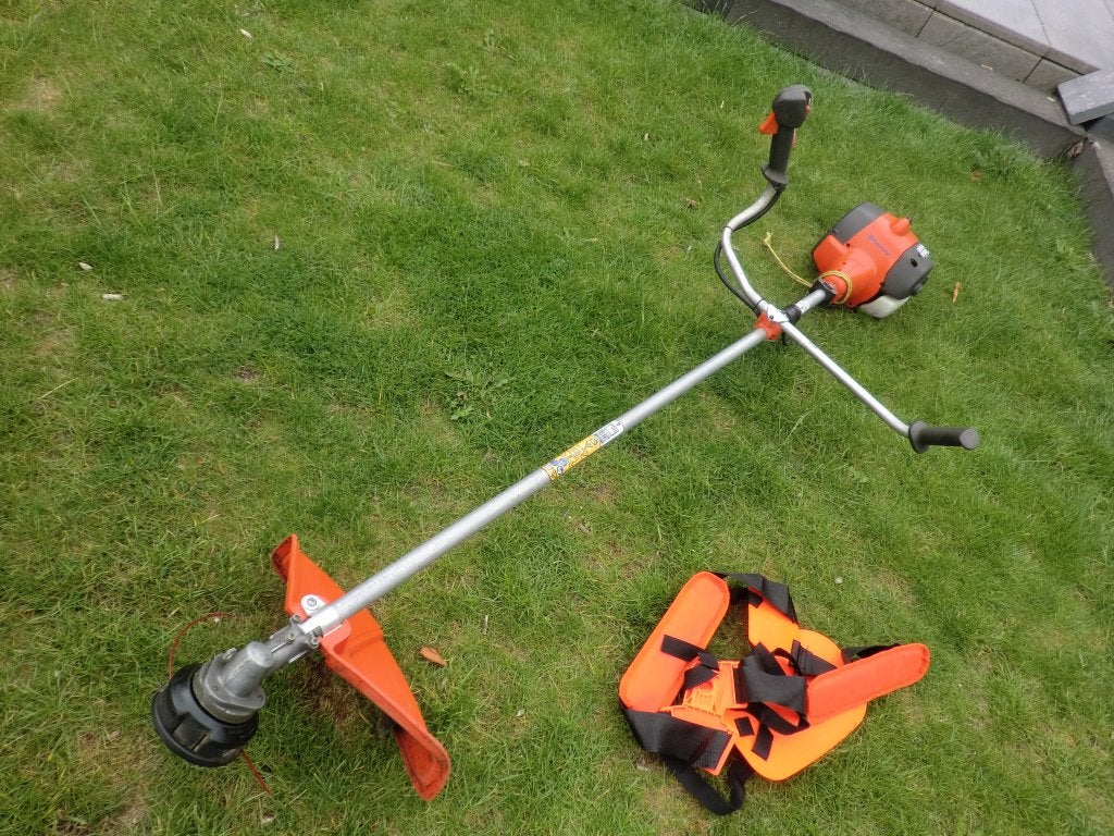 Husqvarna 128R bosmaaier nette staat, Jardin & Terrasse, Débroussailleuses, Comme neuf, Enlèvement, 10 à 30 cm, Essence