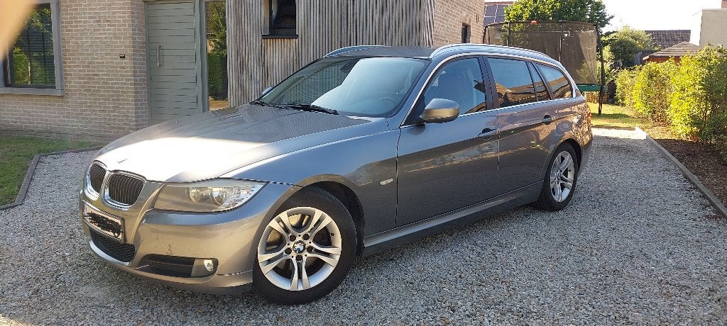BMW 320d touring cuire NAVI radar, Autos, BMW, Cuir, Achat, Boîte manuelle, Particulier