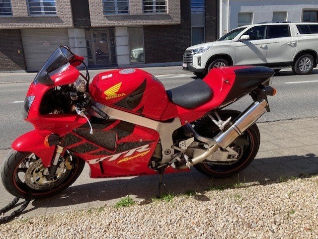 SP1 VTR  SP 1  RC51, Motoren, 2 cilinders, Sportuitlaat, Occasion, Motorrijbewijs A
