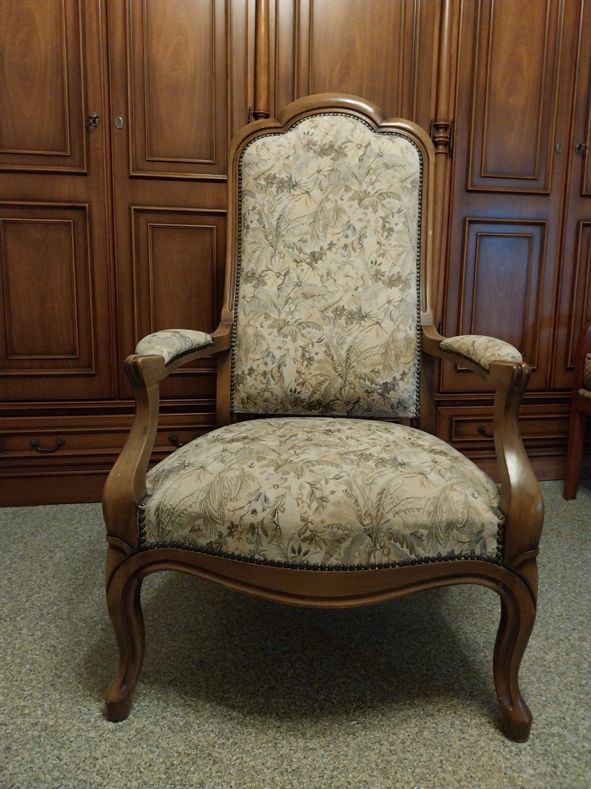Klassieke fauteuil in Louis XV-/landhuisstijl, Antiek en Kunst, Ophalen