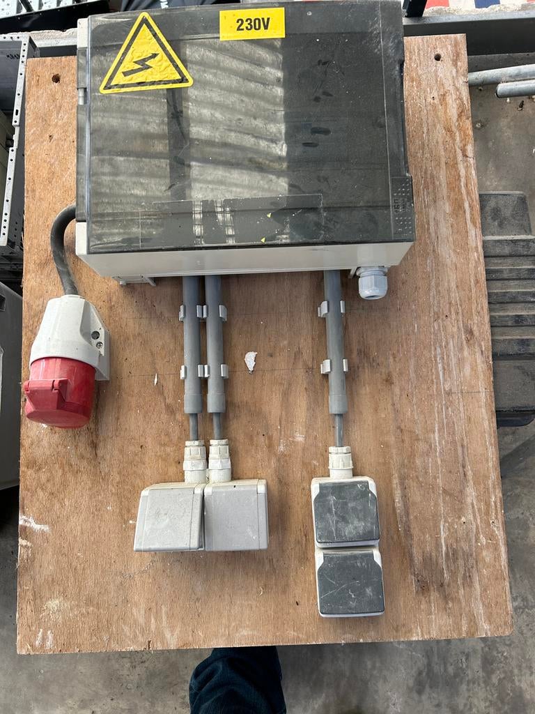 Armoire électrique  residentiel pour chantier 400v* N+T, Enlèvement, Utilisé