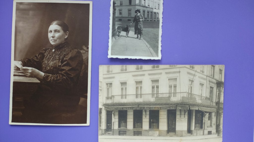 Place des Barricades femme Bruxelles Belgique 3 photo carte, Collections, Envoi, Avant 1940, Utilisé, Photo