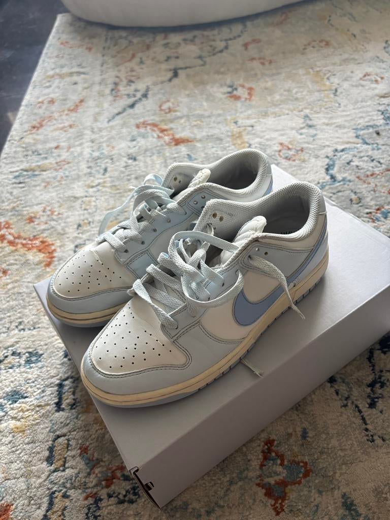 Nike Dunks, Enlèvement, Comme neuf