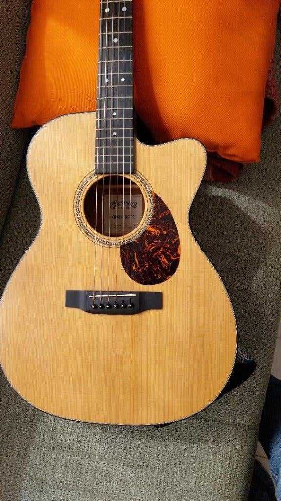Martin OMC16GTE (États-Unis), Musique & Instruments, Instruments à corde | Guitares | Basses, Comme neuf, Acoustique, 6 cordes