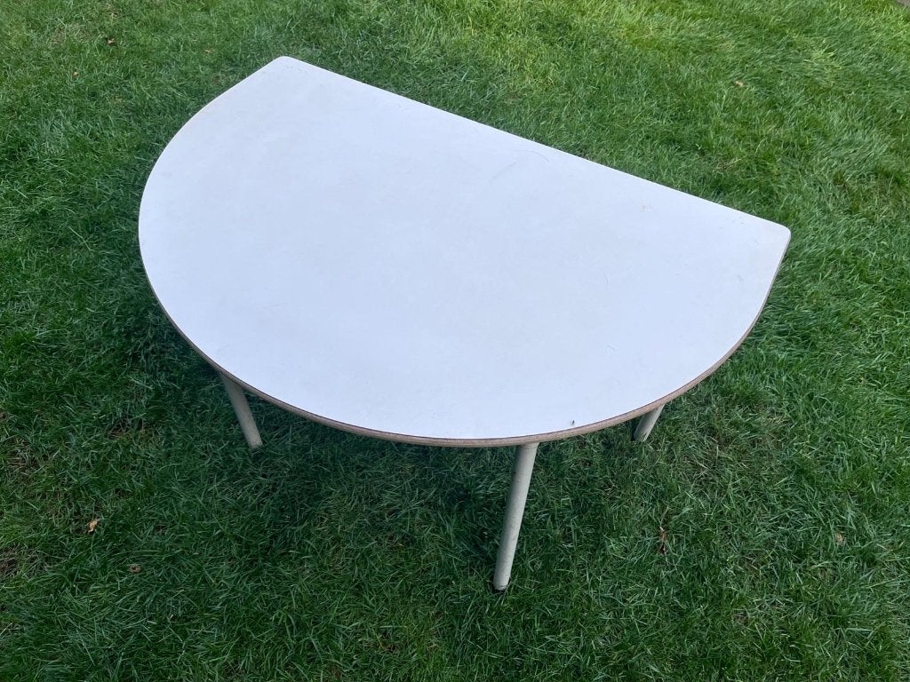Half rond kindertafeltje, Ophalen, Gebruikt