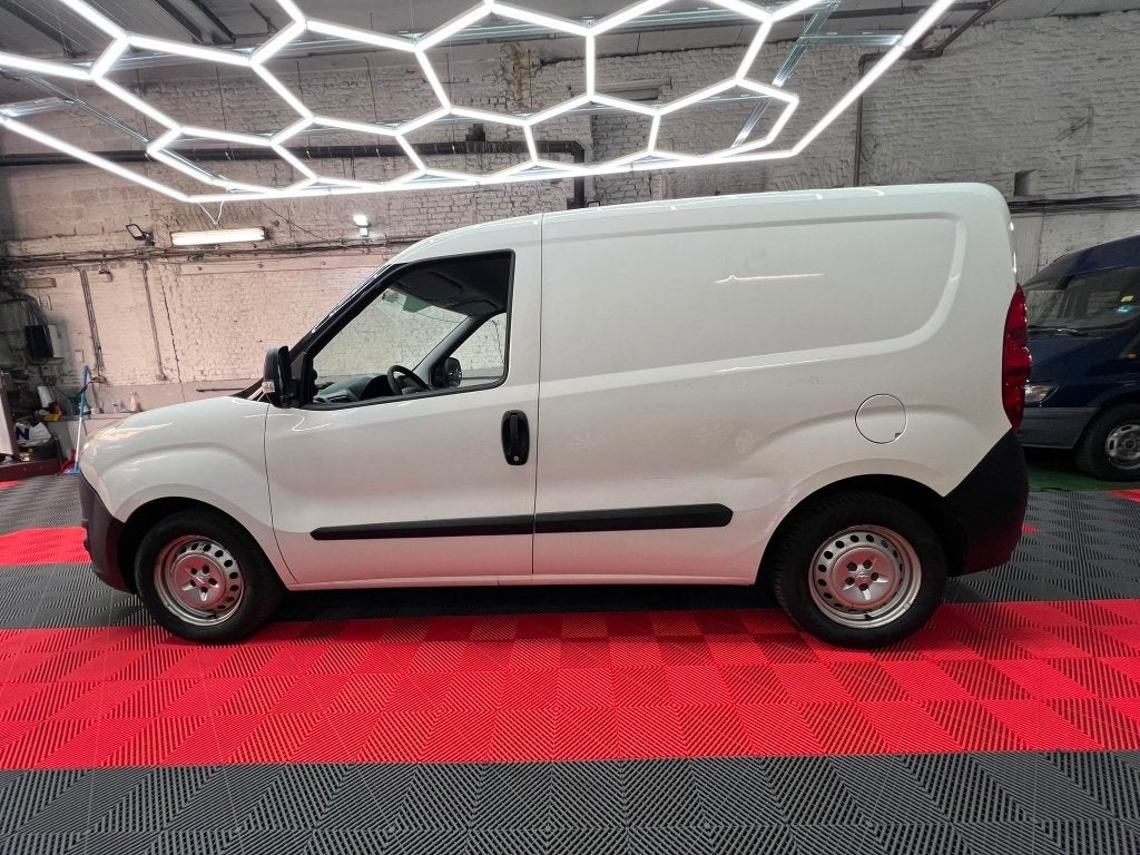 Opel Combo, Voorwielaandrijving, Zwart, 4 cilinders, Wit