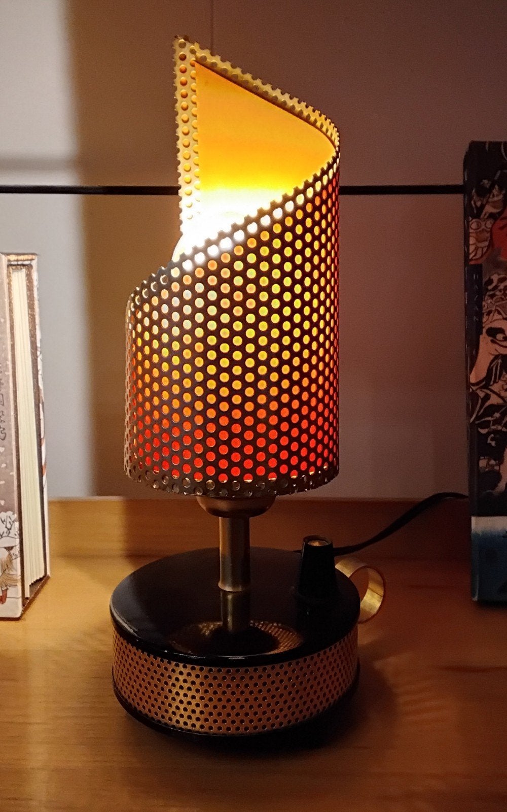 Lampe cocotte"Télé Ambiance" France, Mathieu Matégot 1950/60, Maison & Meubles, Doré, Vintage, Enlèvement ou Envoi, 26 cm