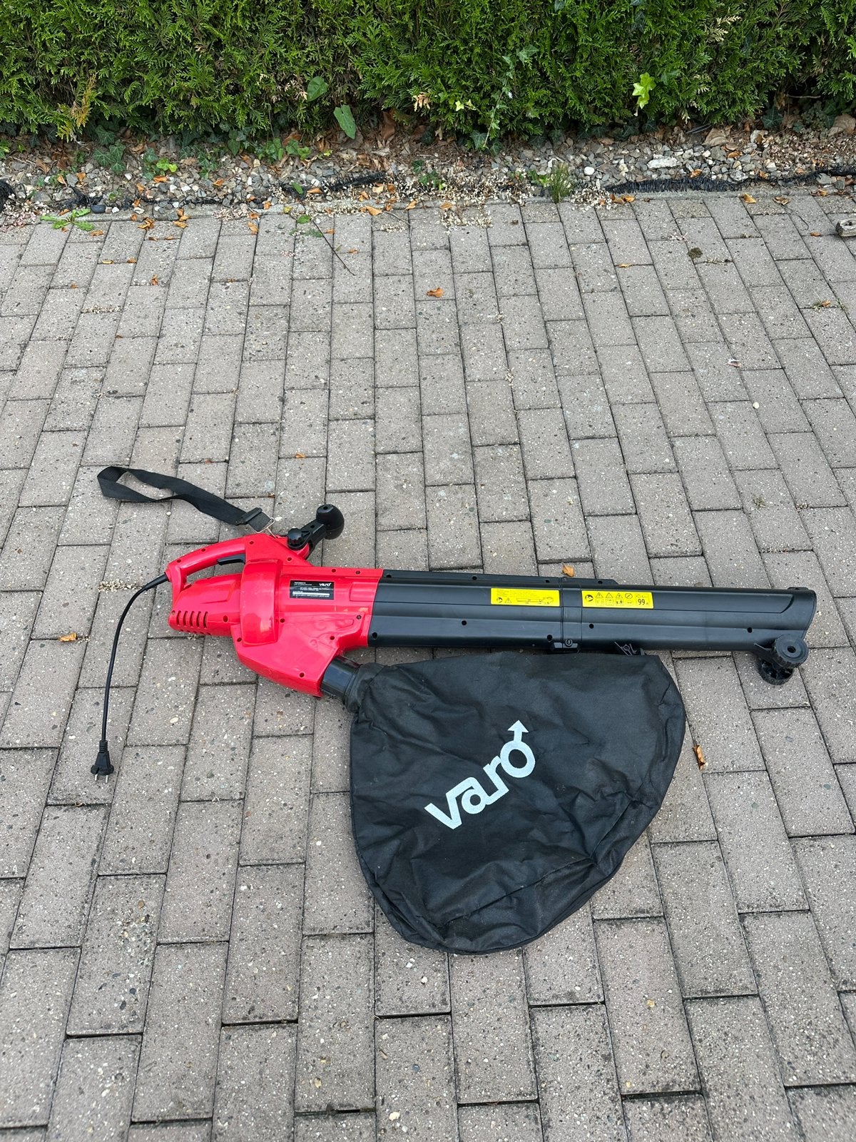 elektrische Varo bladblazer en bladzuiger, Tuin en Terras, Bladblazers, Ophalen, Zo goed als nieuw