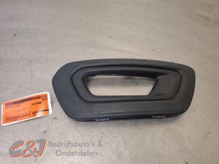 Afdekplaat mistlamp rechts van een Ford Transit, Gebruikt, -, -, Ophalen of Verzenden