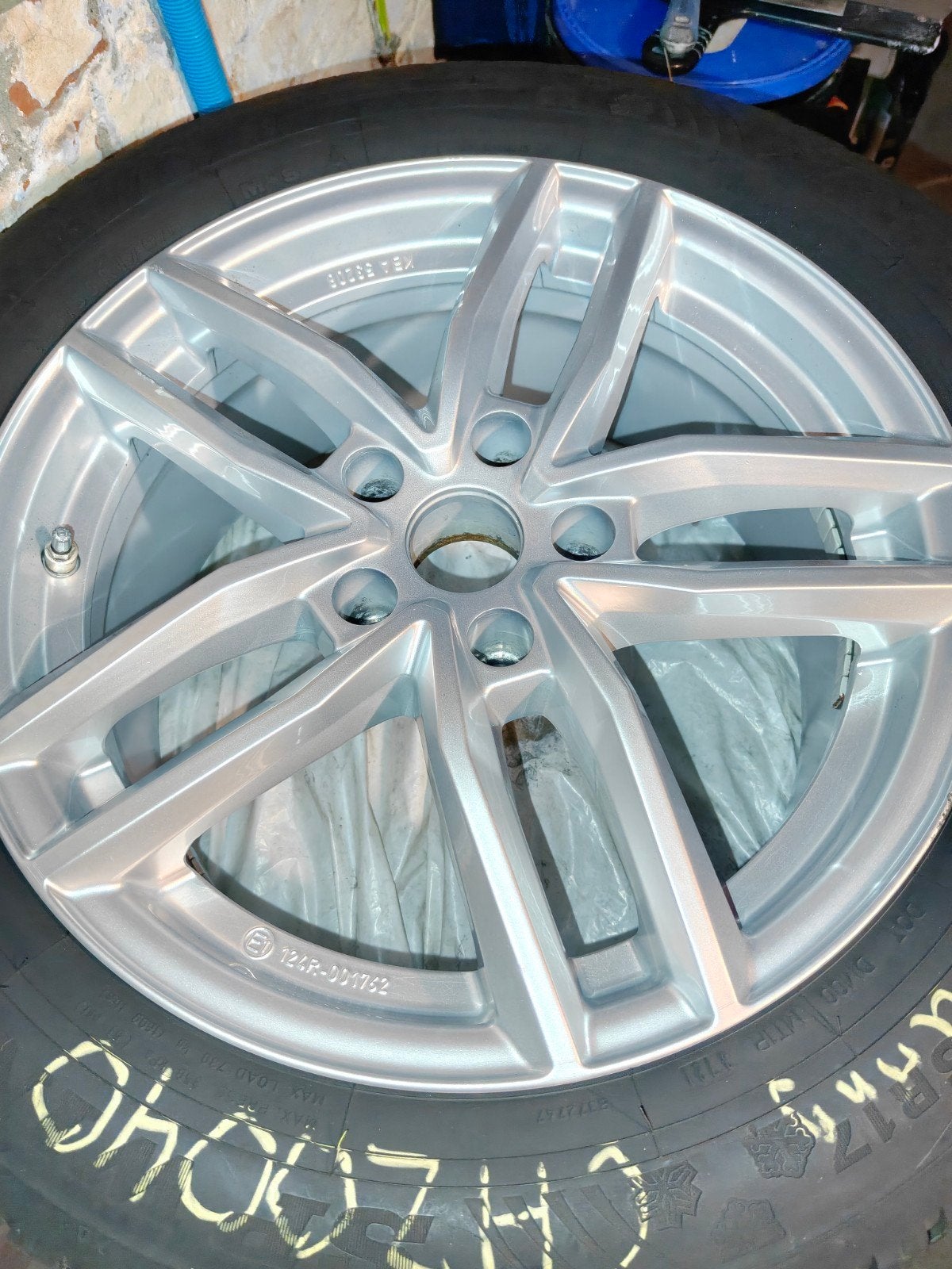 Jantes BMW 17 pouces avec pneus Hiver 225 55 R17, Autos : Pièces & Accessoires, Pneus et Jantes, Pneus hiver, Véhicule de tourisme
