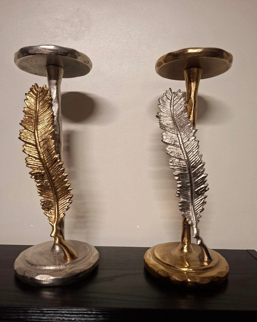 Nieuwe metalen kandelaars met een uniek veer-design, Ophalen, Goud