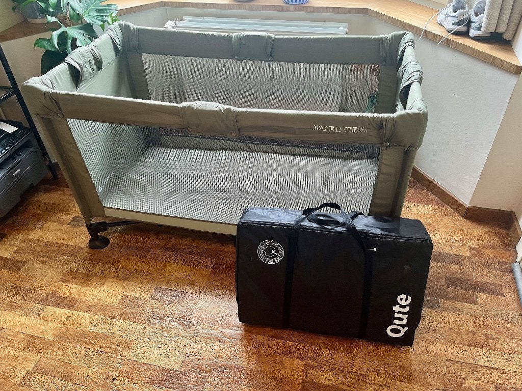 Koelstra reisbed + Qute reismatras (zgan), Kinderen en Baby's, Ophalen, Zo goed als nieuw, Matras
