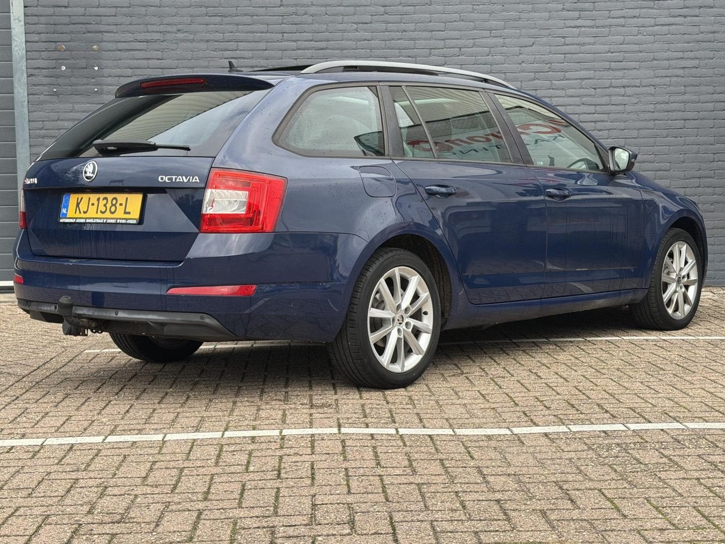 Skoda Octavia Combi 1.6 TDI Greentech Ambition Business, Autos, Ordinateur de bord, Achat, Entreprise, Boîte manuelle