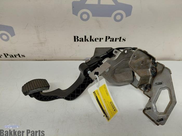 Pédale embrayage d'un Peugeot 208, Autos : Pièces & Accessoires, -, 3 mois de garantie, Utilisé, -