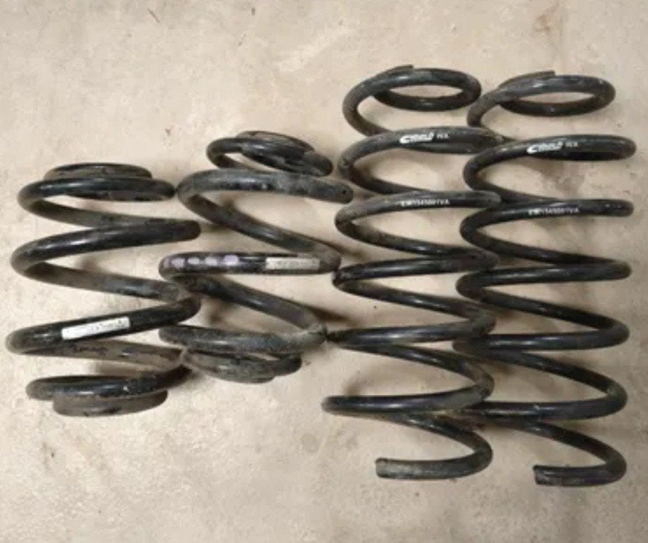 ressort original golf 4 5 portes et 1 outils  pour l enlev, Enlèvement