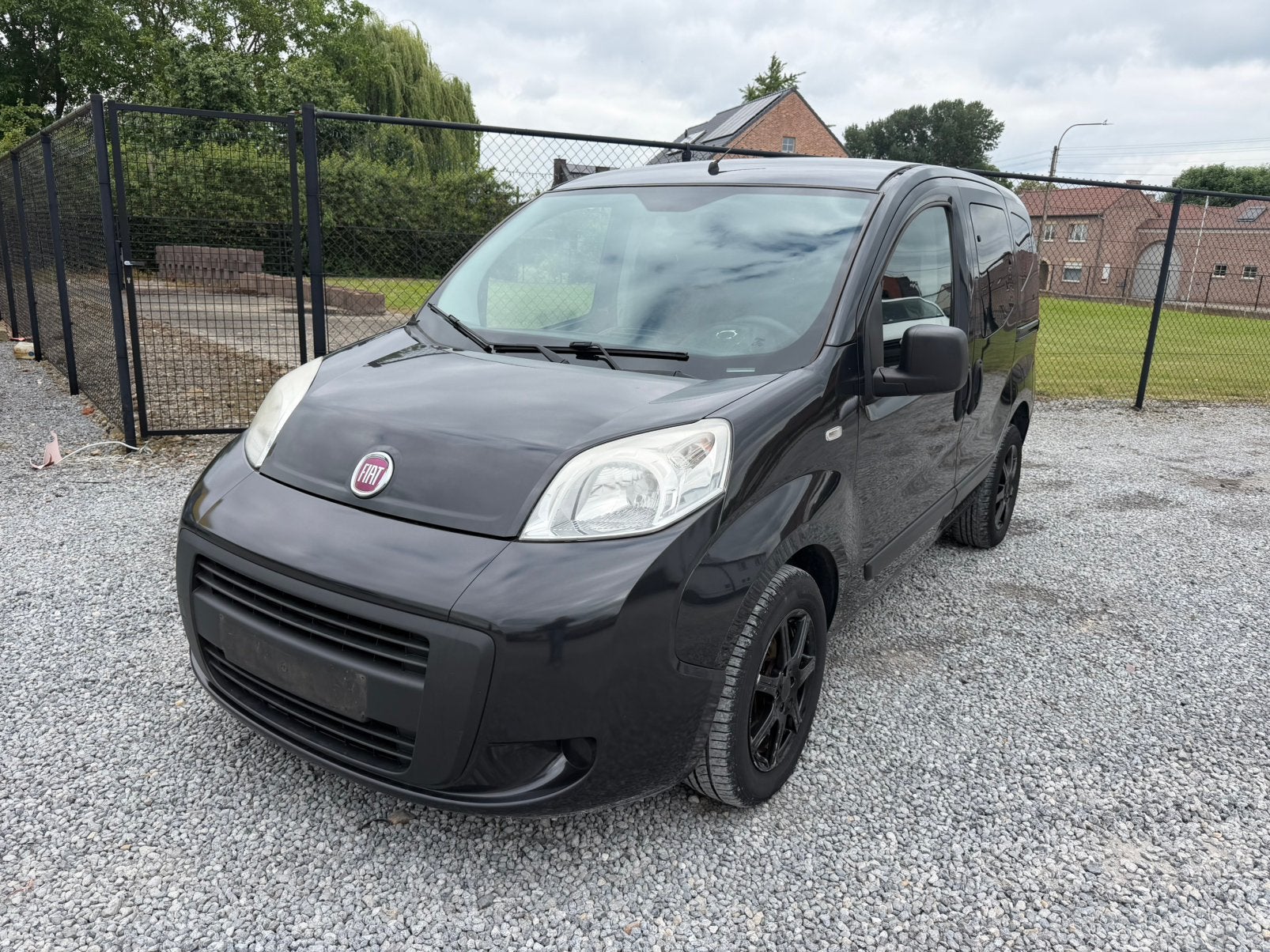 FIAT QUBO EURO6,AUTOMAAT, Auto's, Automaat, Monovolume, Euro 6, Zwart