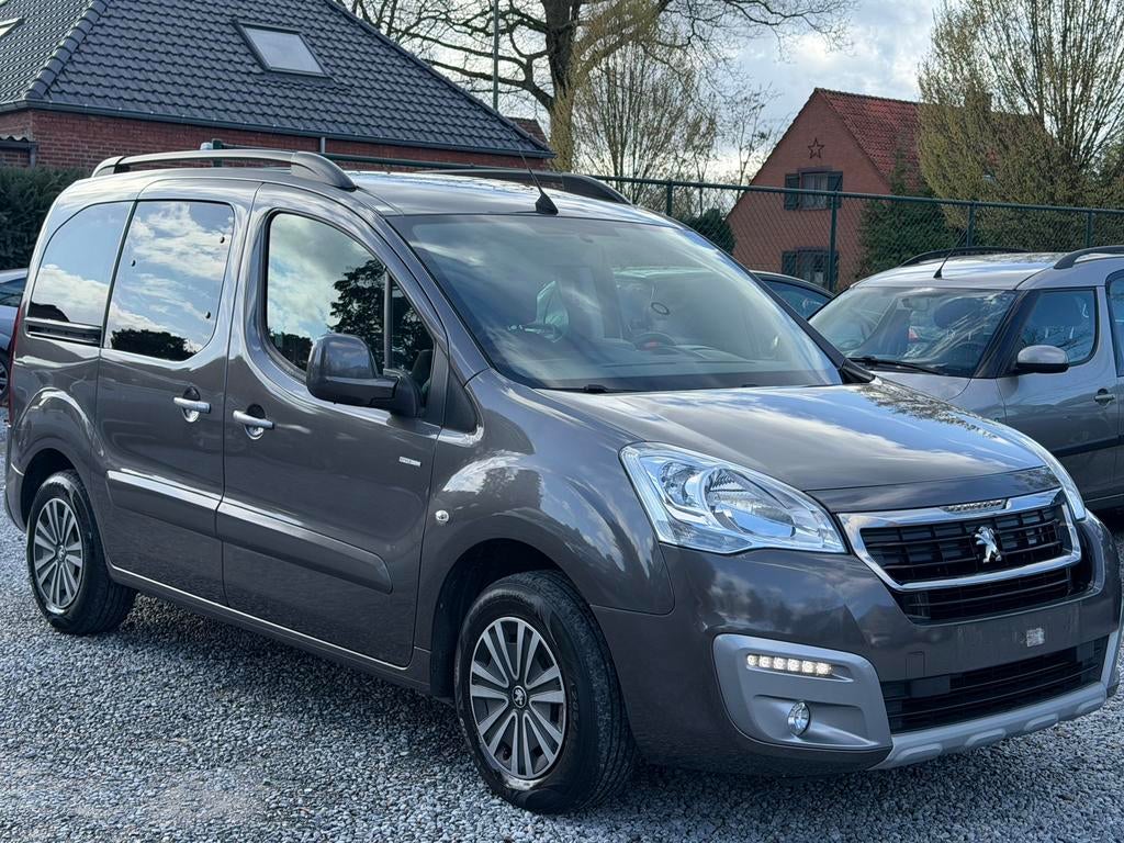 peugeot partner 2018 benzine ewacars +32 484 61 39 44, Auto's, Navigatiesysteem, Bedrijf, 5 deurs, 1200 cc
