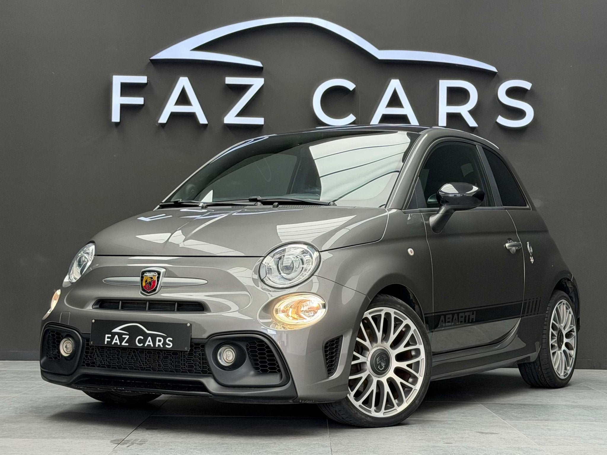 Fiat 595 Abarth 1.4 T-Jet * 1ER PROP + XENON + GPS + GARANTI, Autos, Achat, Euro 6, Entreprise, Boîte manuelle