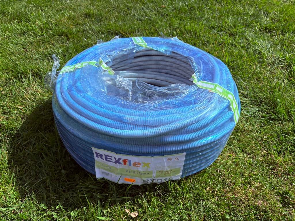 Rexflex D16 flexbuis met trekdraad, R100 - 85 a 90m over, Doe-het-zelf en Bouw, Ophalen, Zo goed als nieuw