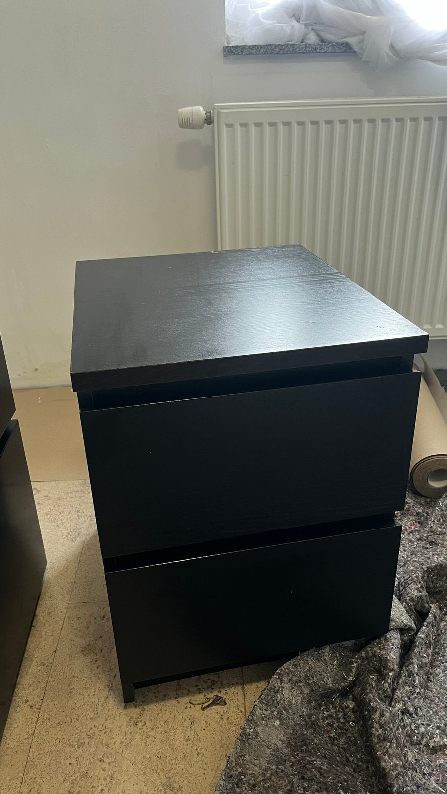 IKEA nachtkastje | ozturkkazize, Huis en Inrichting, Ophalen, Gebruikt, 45 tot 65 cm, Minder dan 55 cm