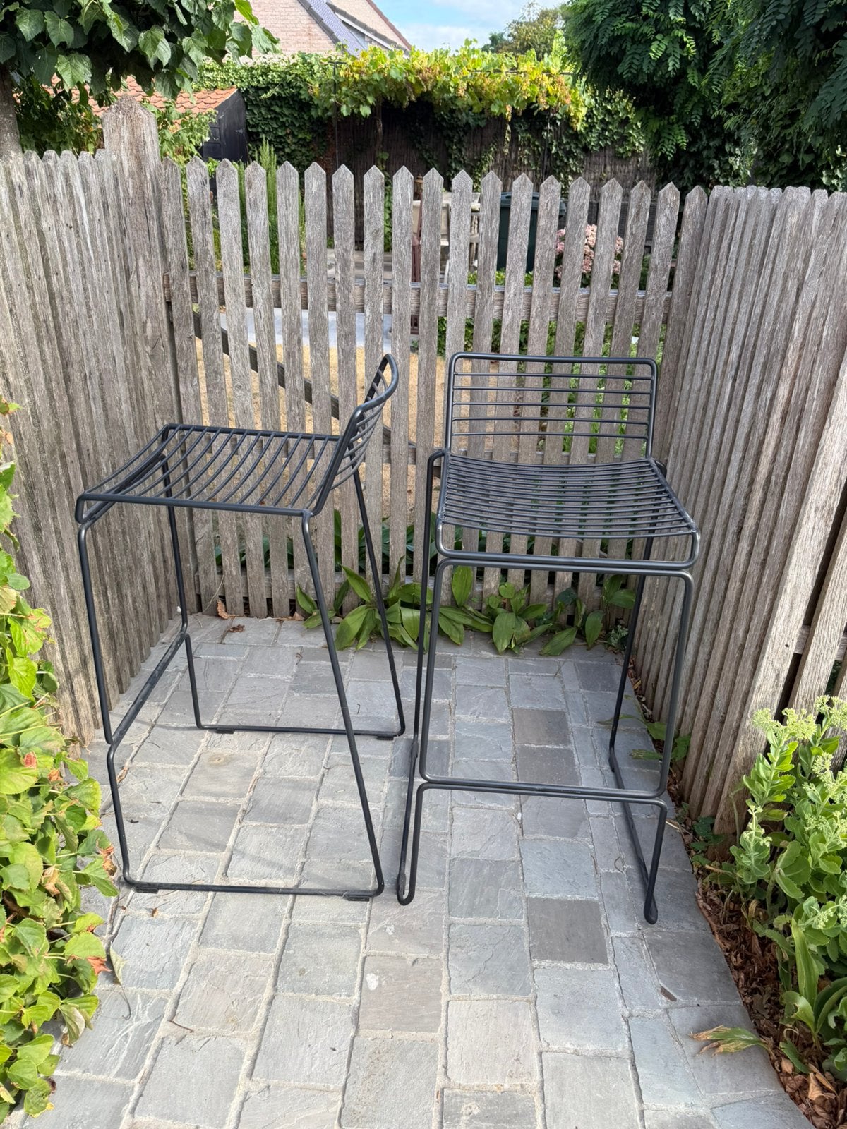 Gratis af te halen Zwart metalen barkrukken, 90 cm ou plus, 2 tabourets, Enlèvement, Utilisé