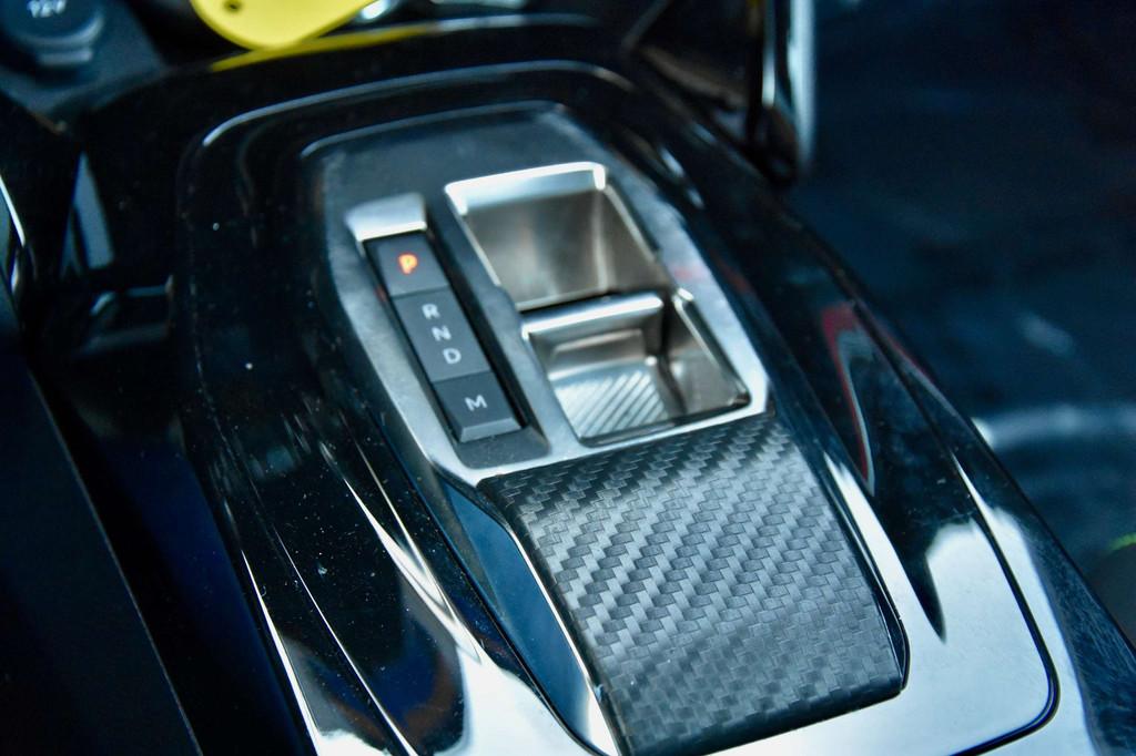 Peugeot 2008 2008 GT-Line *PANO DAK* NIEUW (bj 2023), Gebruikt, 1199 cc, 5 zetels, 5 deurs